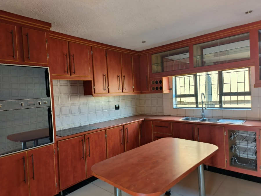 To Let 2 Bedroom Property for Rent in Promosa North West